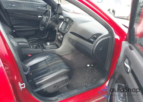 2017 Chrysler 300 300S Alloy Edition z USA, uszkodzony, nr VIN 2C3CCABG8HH506143